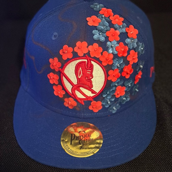 Fitted cap - Picture 7 of 8